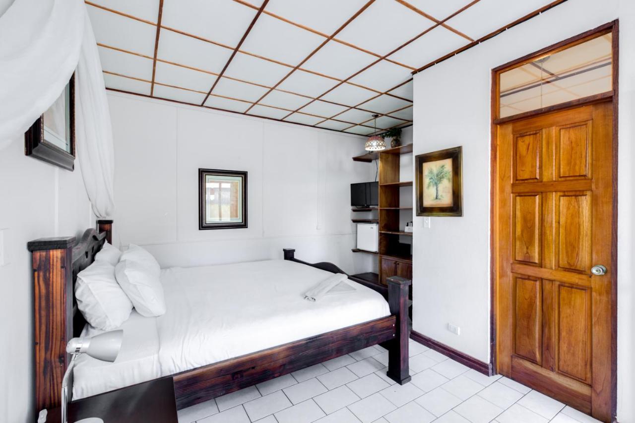 Hotel Poseidon Jacó Buitenkant foto